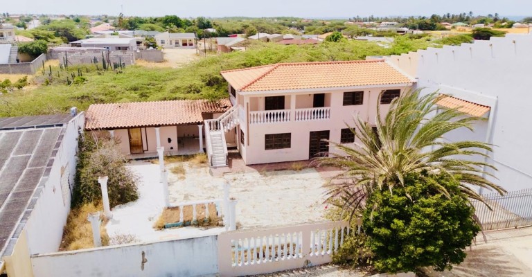 Fixer Upper in Pos Chiquito