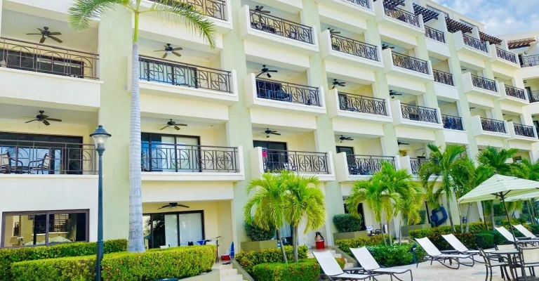 Palmaruba 2-bedroom condo