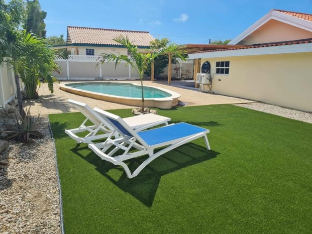 Spacious home with pool for rent