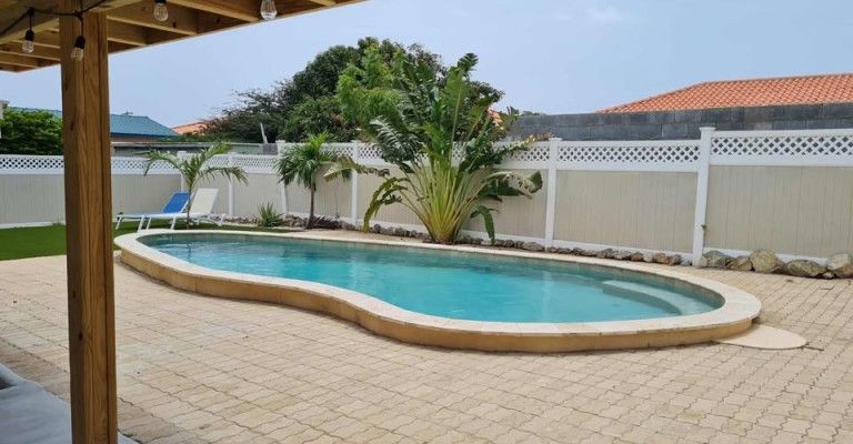 Spacious home with pool for rent