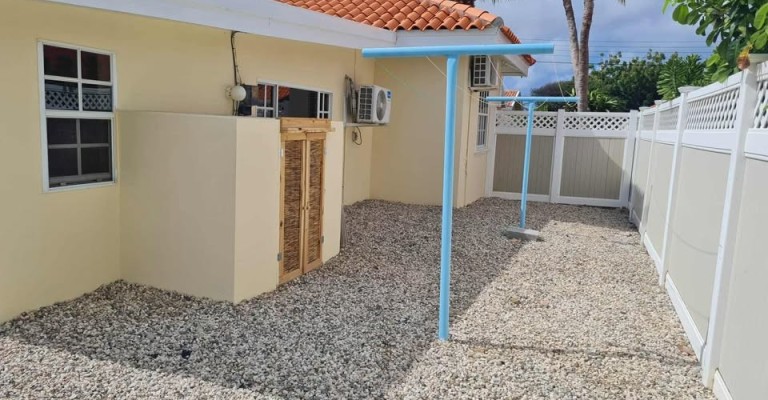 Spacious home with pool for rent