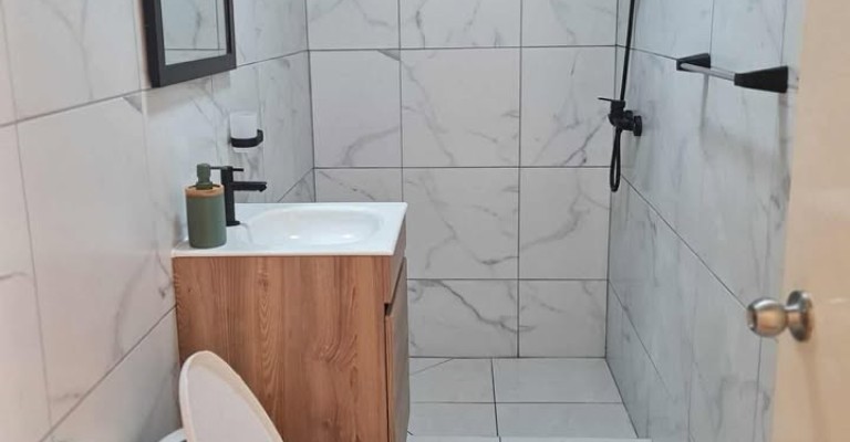 Spacious home with pool for rent