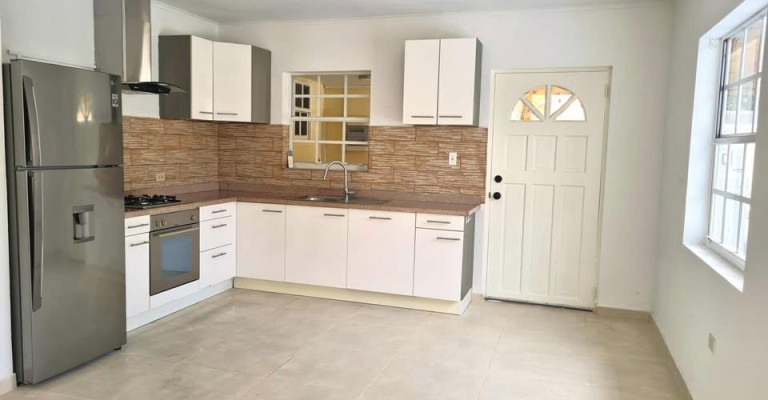 Spacious home with pool for rent