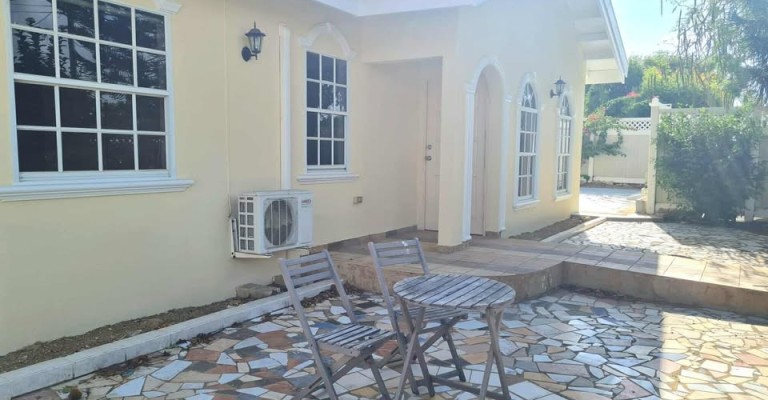 Spacious home with pool for rent