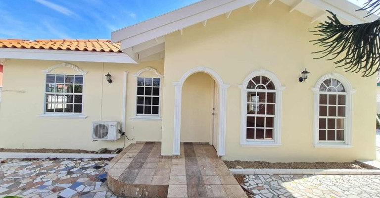 Spacious home with pool for rent
