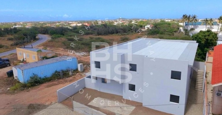 6 unit apartament complex in Tanki leendert