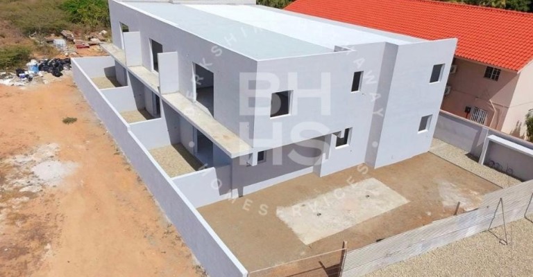 6 unit apartament complex in Tanki leendert