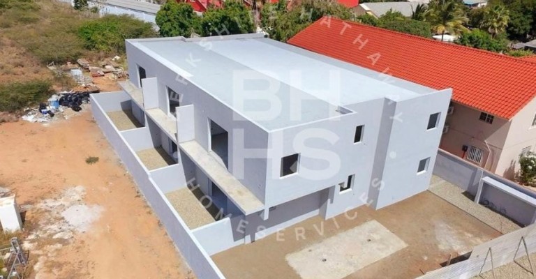 6 unit apartament complex in Tanki leendert