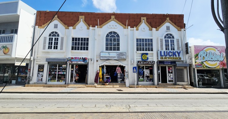 Building with apartments in Oranjestad