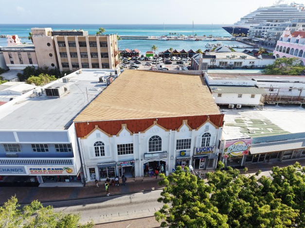 Building with apartments in Oranjestad