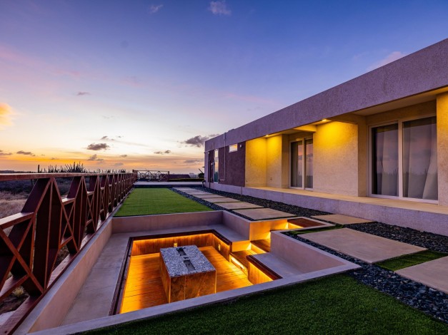 Unique 3 Bedroom with Panoramic View