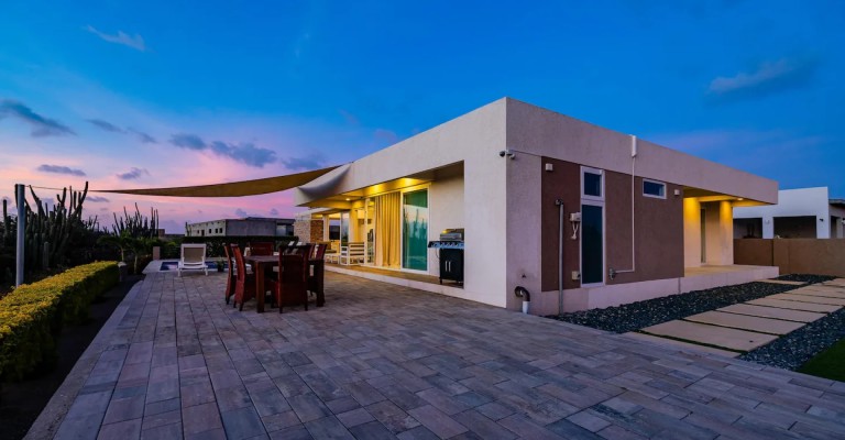 Unique 3 Bedroom with Panoramic View