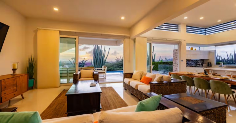 Unique 3 Bedroom with Panoramic View