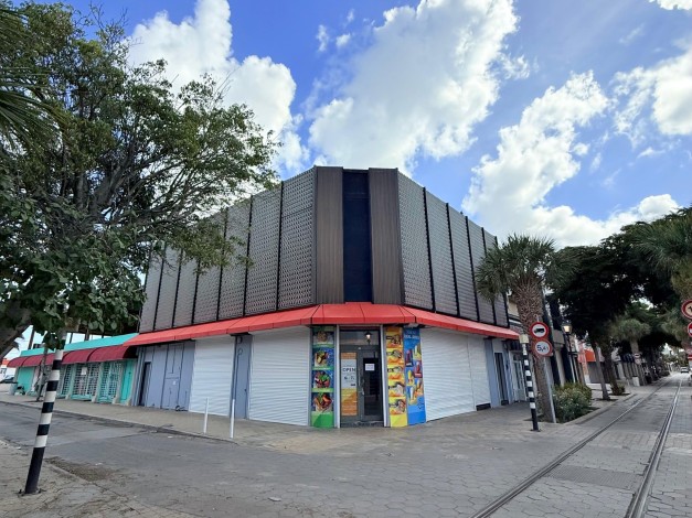 Commercial Building for Sale – Caya G. F. Betico Croes 47, Oranjestad