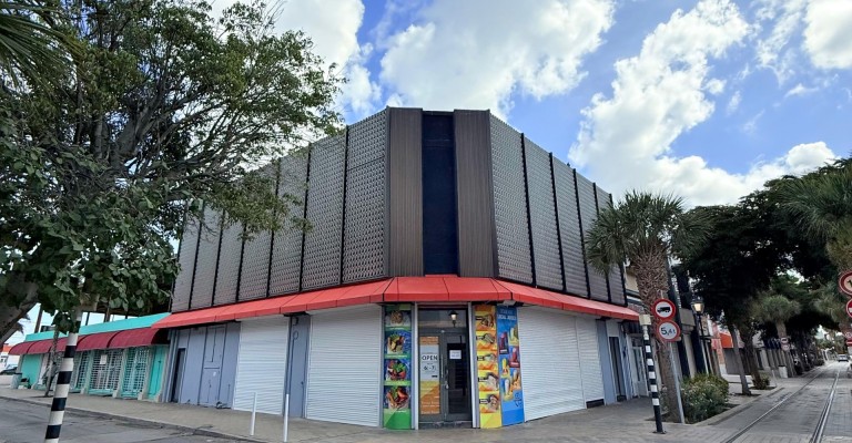 Commercial Building for Sale – Caya G. F. Betico Croes 47, Oranjestad