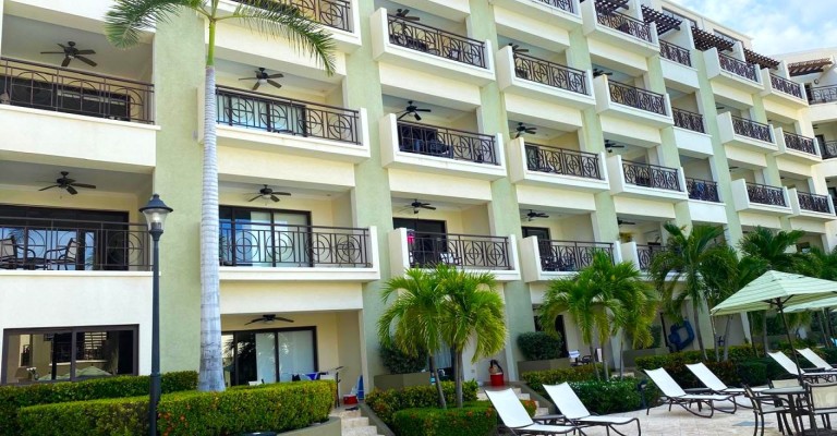 Palmaruba Condo Veronica