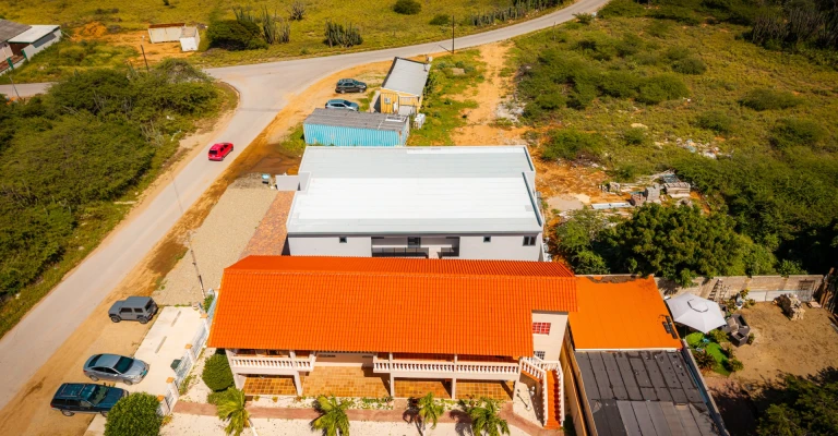 Apartment complex in Tanki Leendert