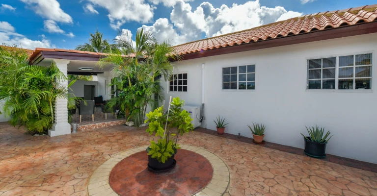 Charming Property with 2 Apartments in Tarabana Residence