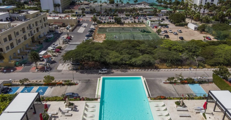 Acqua Condo 221