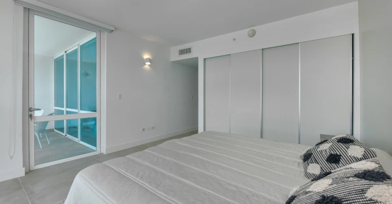 Acqua Condo 221