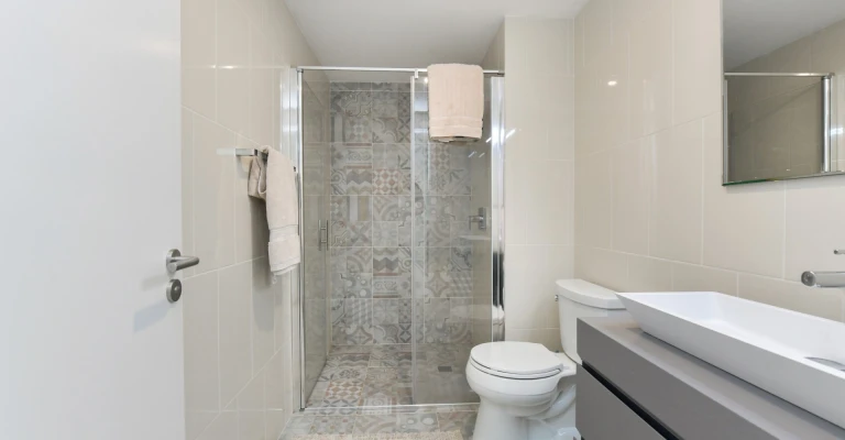 Acqua Condo 221