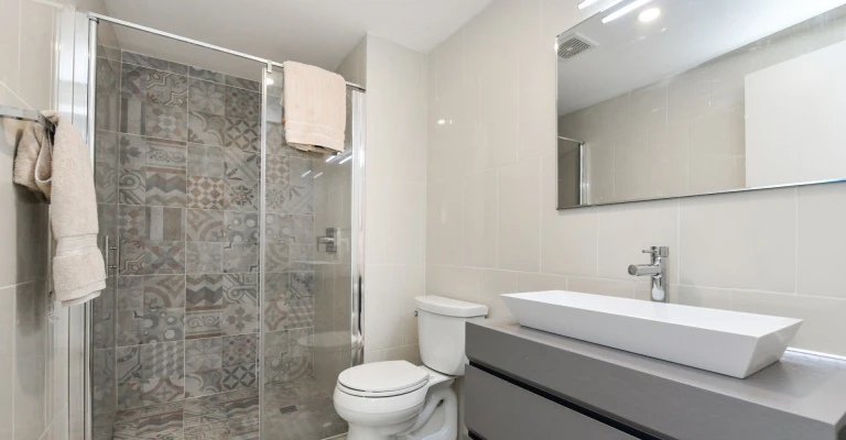 Acqua Condo 221