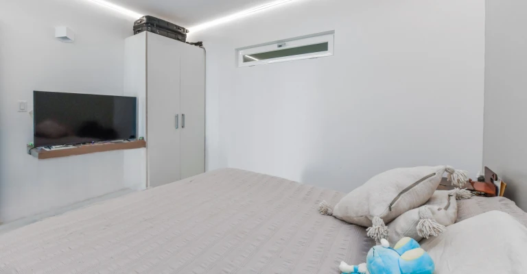 Acqua Condo 221