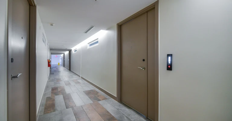 Acqua Condo 221