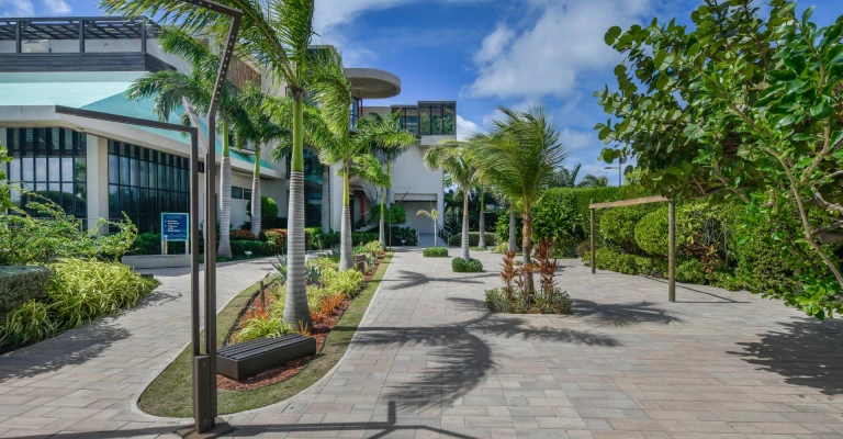 Acqua Condo 221