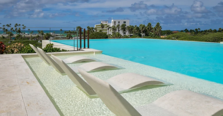 Acqua Condo 221