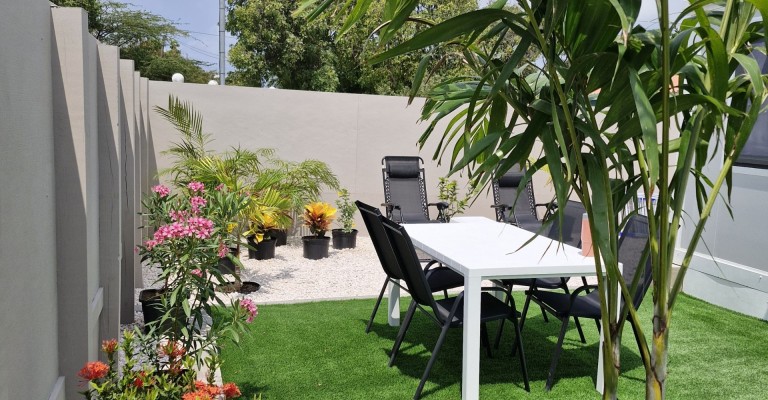 fully furnished 2 bedroom Tiny Home in Oranjestad