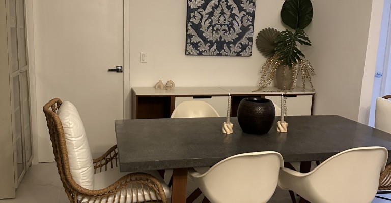 Beautiful 3 bedroom home with apartment