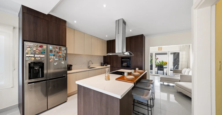 Modern 3 Bedroom Home in Opal, photo 4