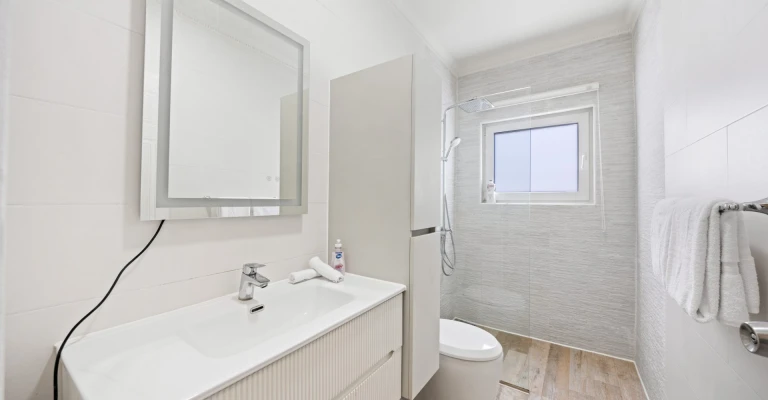 Modern 3 Bedroom Home in Opal, photo 18