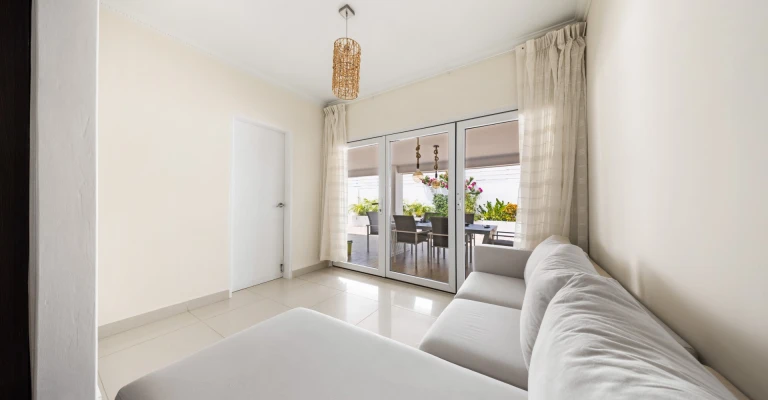 Modern 3 Bedroom Home in Opal, photo 21